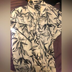 Mens guess short sleeve button up plant 🌱 print in black & white
